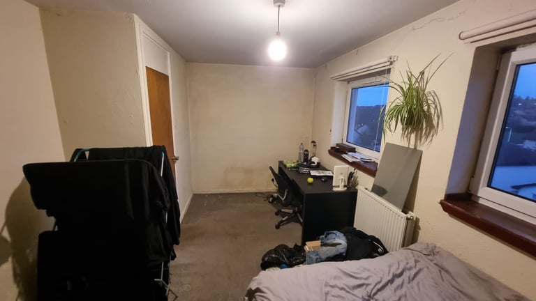 Large room near royal infirmary hospital