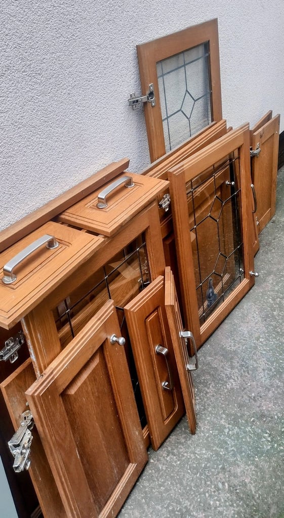 SOLID WOOD KITCHEN DOORS AND DRAW FRONTS