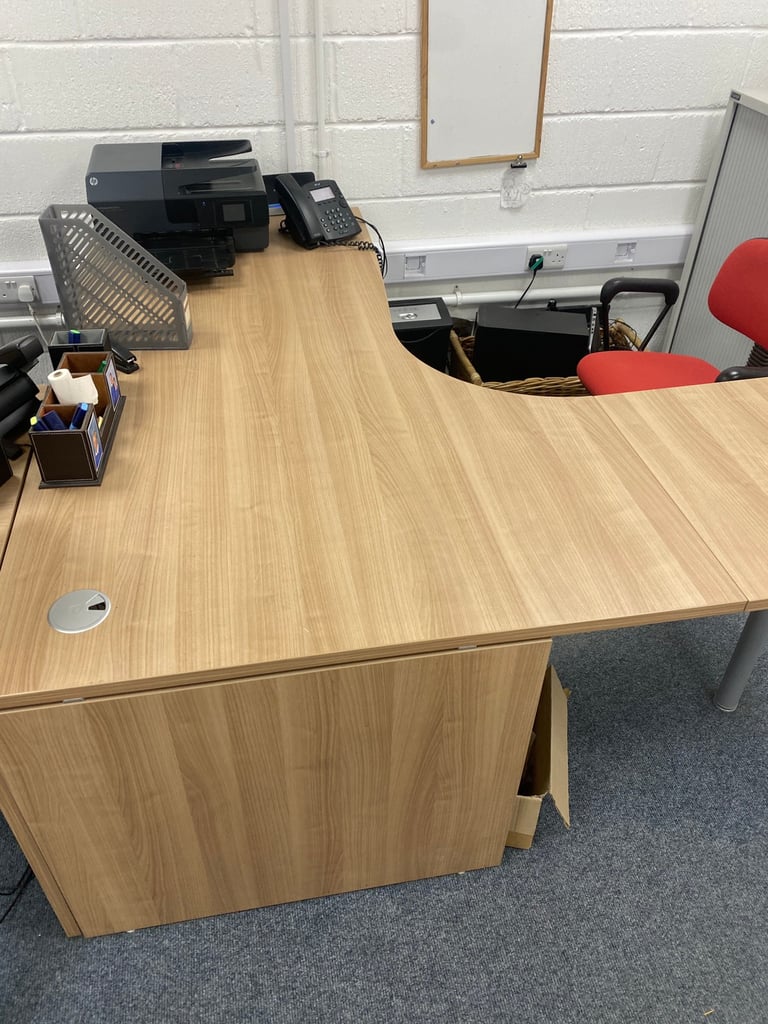 Office corner desk