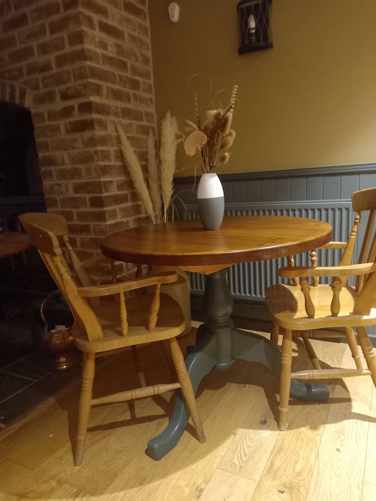 Pine table and 2  fiddleback carvers