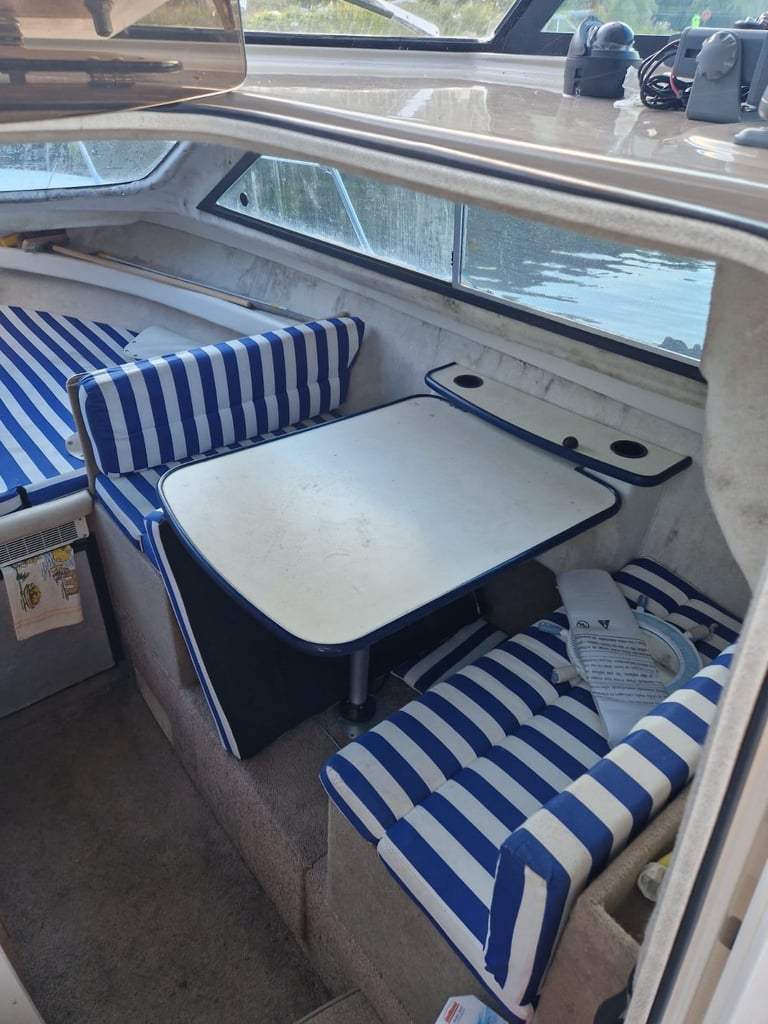 Bayliner 2452 mercruiser 