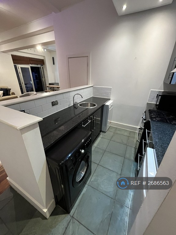 2 bedroom flat in Sunlight Square, London, E2 (2 bed) (#2686563)