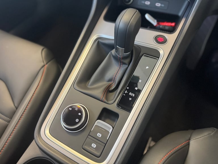 2025 SEAT Ateca 1.5 TSI EVO FR Sport 5dr DSG Estate Petrol Automatic