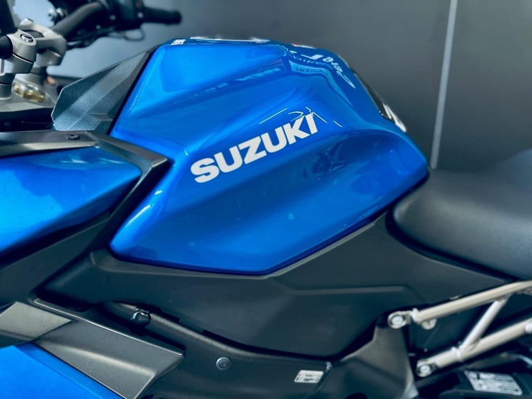 STUNNING LOW MILEAGE 2022/22 SUZUKI GSX-S 1000 GT MOTORCYCLE 
