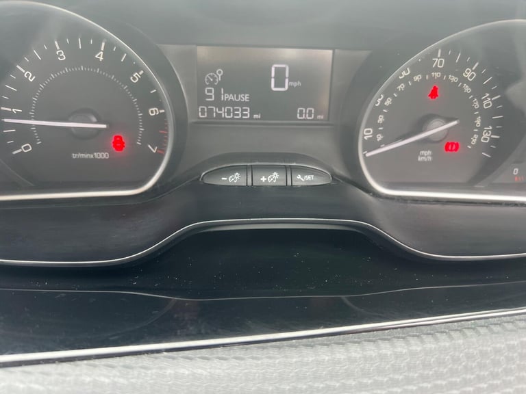 PEUGEOT 2008 1.2 PureTech Active 2015