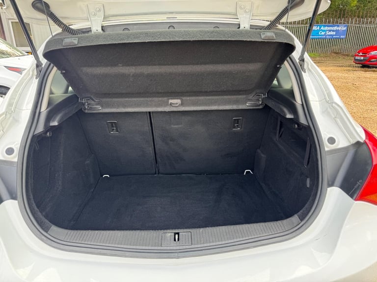 2014 Vauxhall Astra 1.4 16v Excite Euro 5 5dr HATCHBACK Petrol Manual