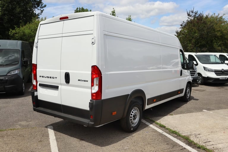 2025 Peugeot Boxer 2.2 BlueHDi 140 L4H2 435 Professional Panel Van Diesel Manual