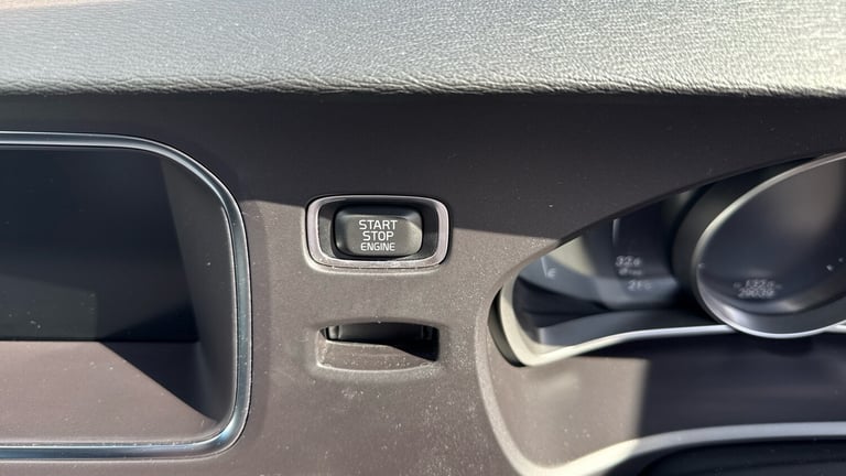 2019 Volvo V40 1.5 T3 R-Design Edition Hatchback 5dr Petrol Auto Euro 6 (s/s) (152 ps) Hatchback ...