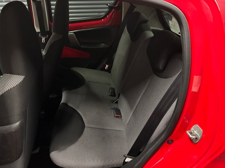 2013 Toyota AYGO 1.0 VVT-i Move with Style 5dr HATCHBACK Petrol Manual