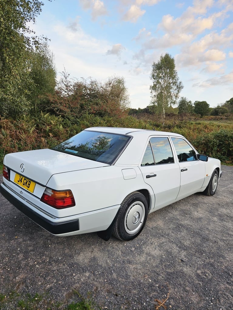 1992 Mercedes-Benz 200E