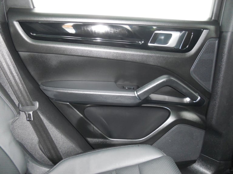 2021 Porsche Cayenne E-Hybrid 5dr Tiptronic S BIG SPEC ESTATE Petrol Parallel Phev Automatic