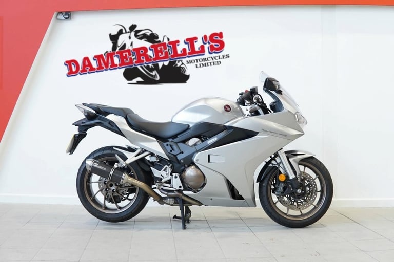 2017 HONDA VFR 800 F-H SILVER MOTORCYCLE