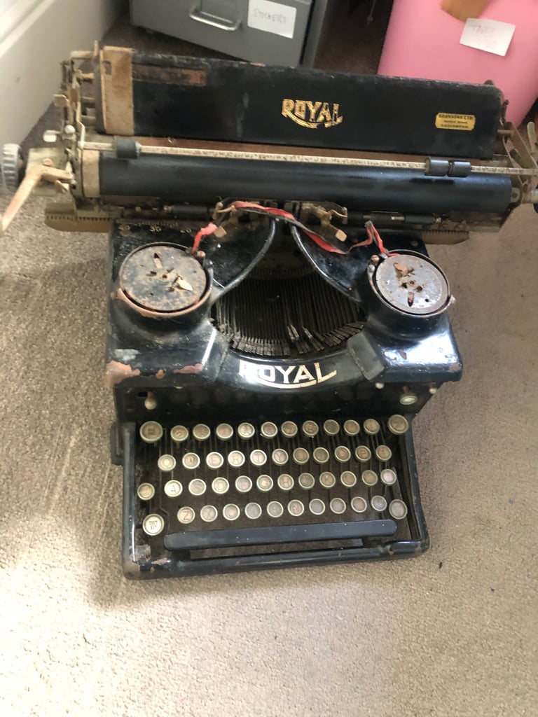 Royal Classic typewriter 