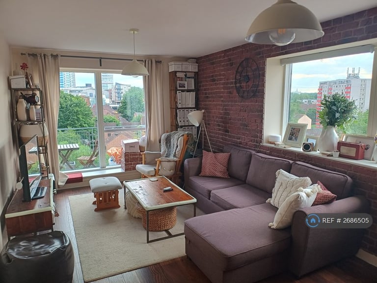 2 bedroom flat in Ryland Street, Birmingham, B16 (2 bed) (#2686505)