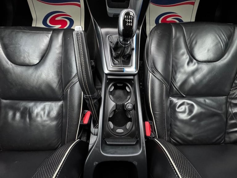 2015 15 VOLVO V40 1.6 D2 R-DESIGN LUX HATCHBACK 5DR DIESEL MANUAL EURO 5 (S/S) (