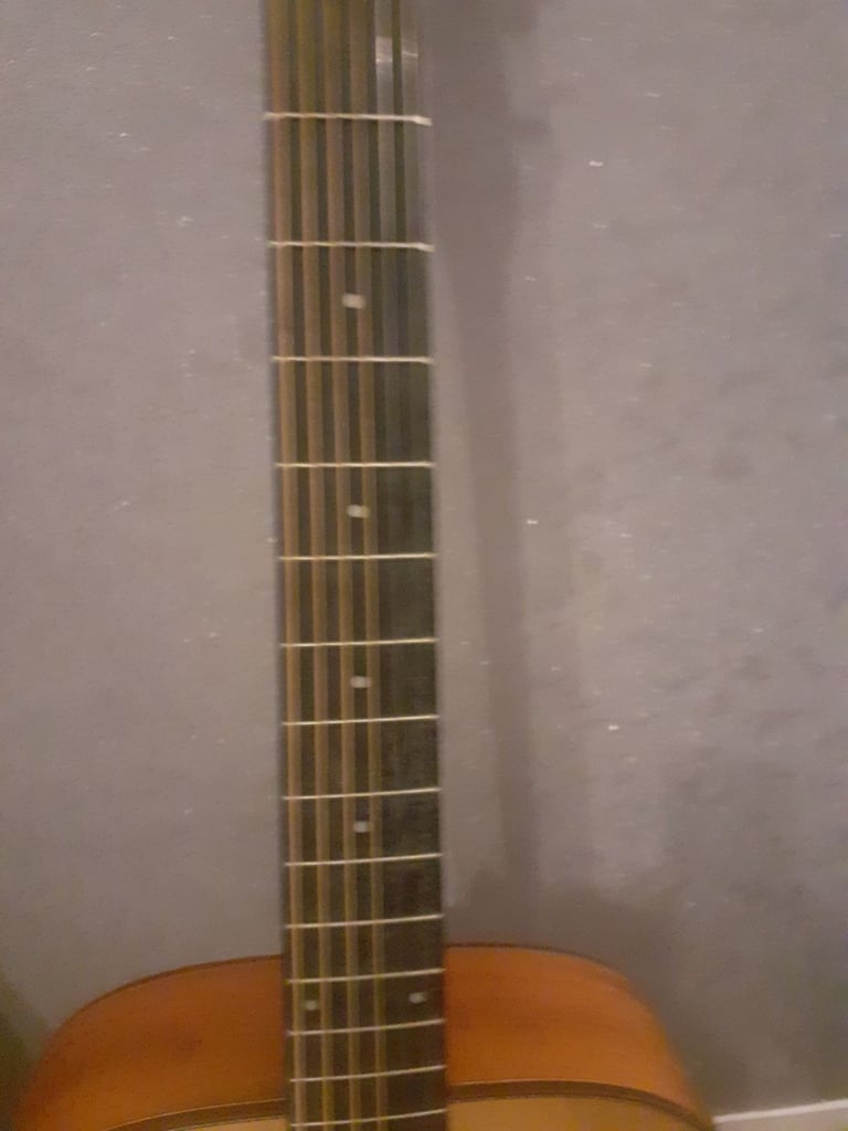 Acoustic guitar donner dag 1 