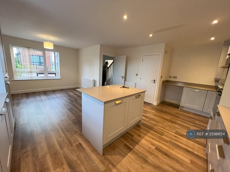4 bedroom house in Wheaton Road, Bristol, BS34 (4 bed) (#2598654)