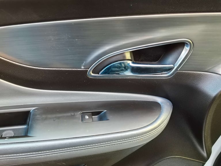 2015 Vauxhall Mokka 1.4 Mokka SE T Auto 5dr SUV Petrol Automatic