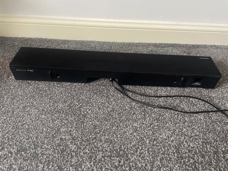 image for Samsung Soundbar - Remote and Cables included 