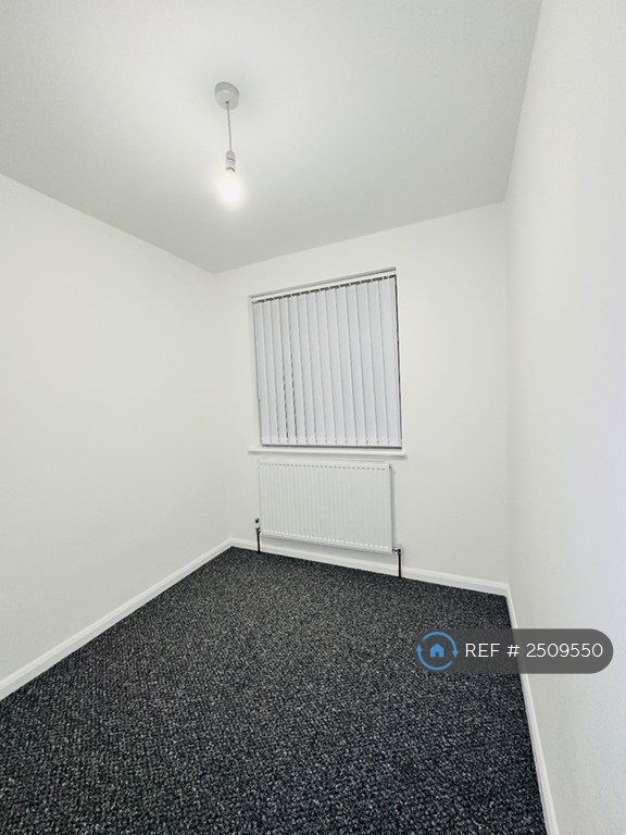 3 bedroom house in Romsey Close, Stanford-Le-Hope, SS17 (3 bed) (#2509550)