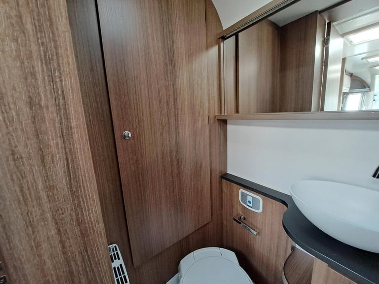 2020 Bailey Unicorn Cadiz Black Edition