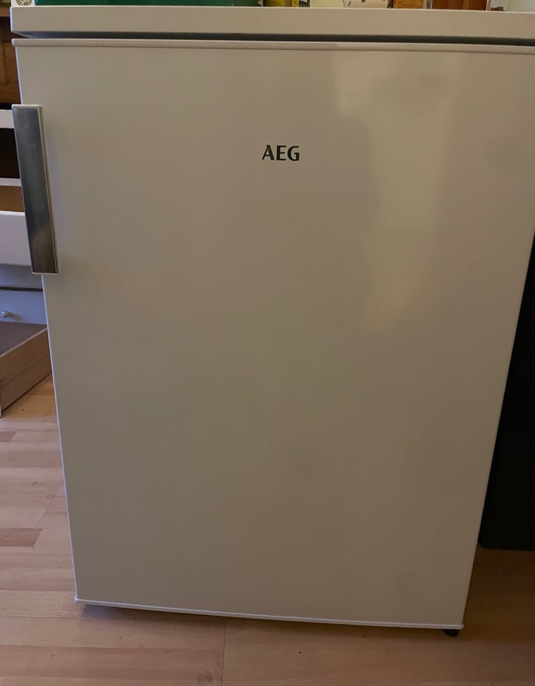 AEG Undercounter fridge -V good condition