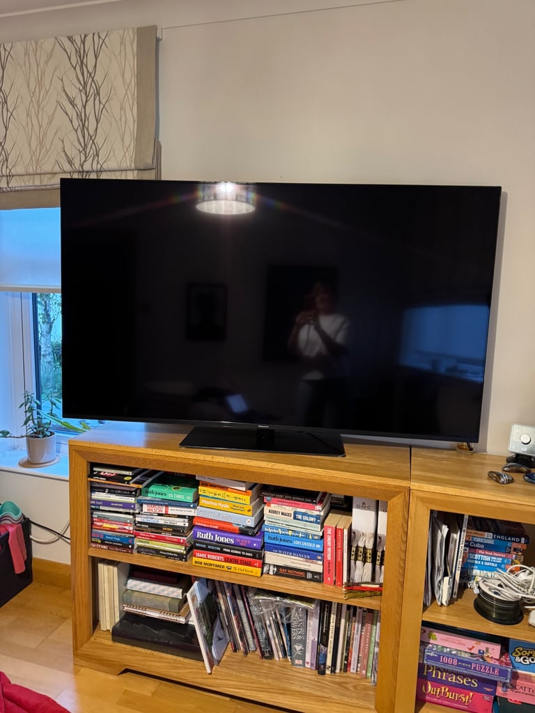 LARgE Panasonic led tv 
