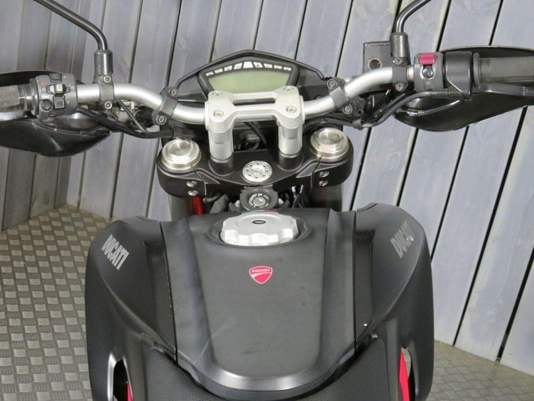 2013 13 DUCATI HYPERMOTARD 821