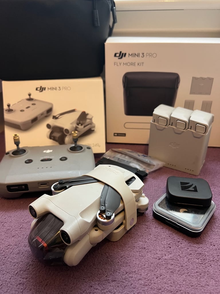 DJI Mini 3 PRO 249g drone with flymore kit