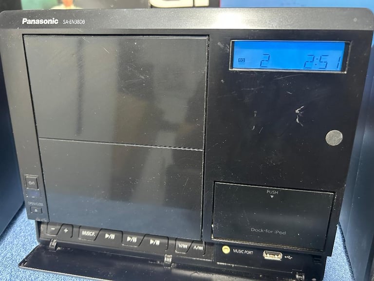 Panasonic SA-EN38 Stereo DAB / FM / CD / USB with Speakers