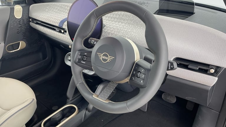 2025 MINI Cooper 135kW E Exclusive 41kWh 3dr Auto HATCHBACK ELECTRIC Automatic