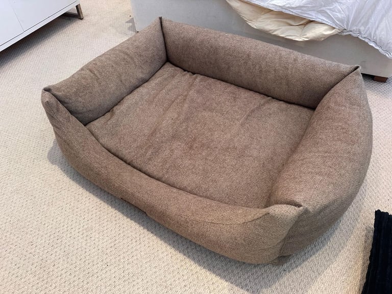 IVY & DUKE DOG BED ("The Lounger") - Size LARGE