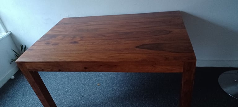 Solid oak dining table 