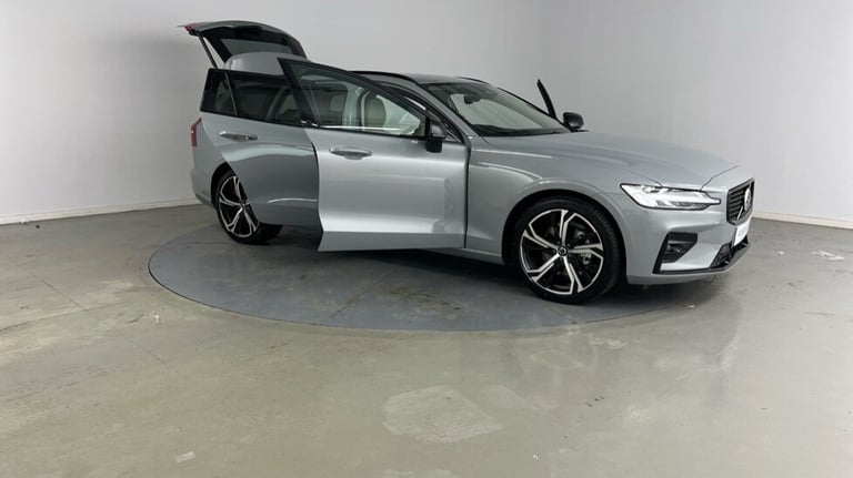 2025 Volvo V60 Plus, B4 Mild hybrid, Petrol, Dark Estate Petrol Automatic