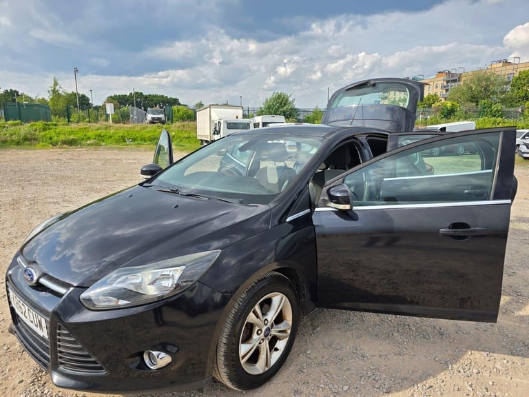 2013 Ford Focus 1.6 Zetec Powershift Euro 5 5dr Hatchback Petrol Automatic