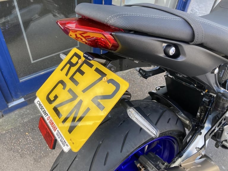 YAMAHA MT-09SP 2022 - FSH - AKRAPOVIC - HEATED GRIPS - TAIL TIDY + MORE