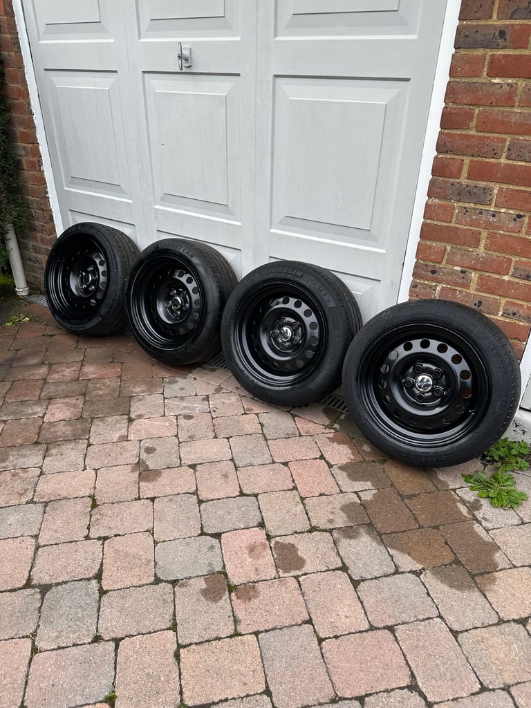 🌟Volkswagen 16” Banded Steels 5x112 With Excellent Tyres Front 195/55/16 Rear 205/55/16 VAG