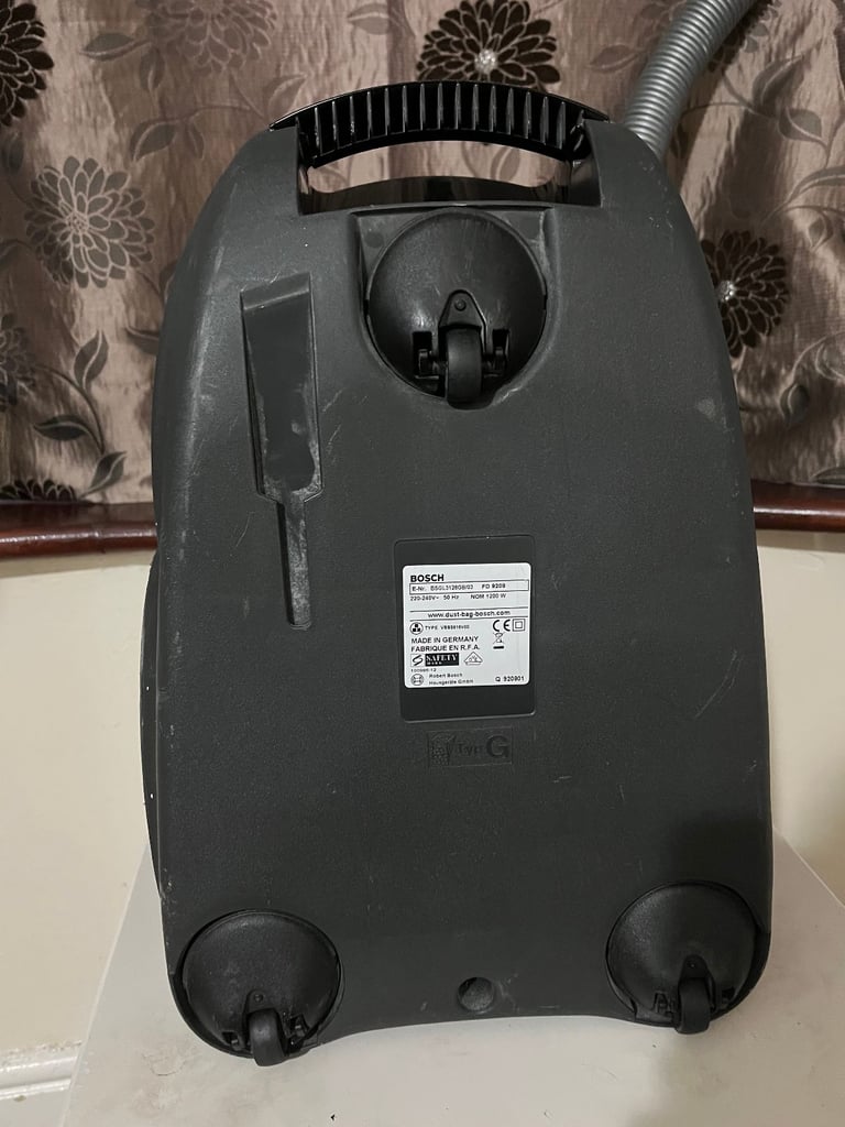 BOSCH GL30 vacuum cleaner