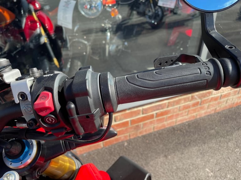 Ducati Streetfighter V4 S