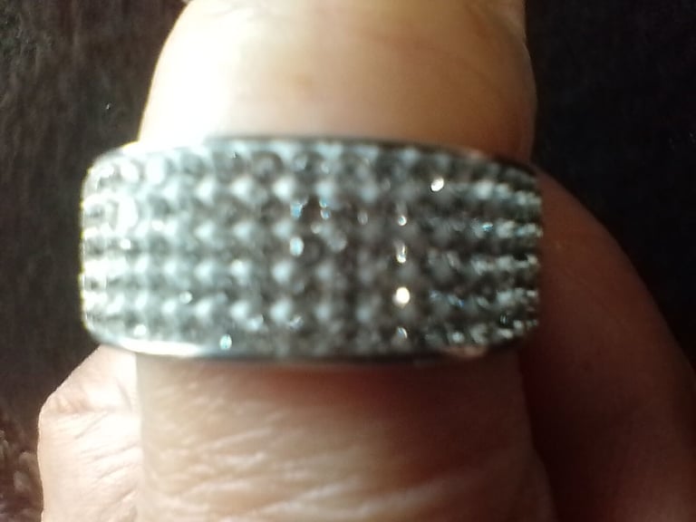 Stainless steel and diamonte Man's ring.R.5