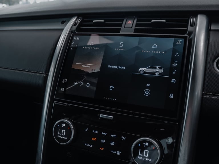 2021 Land Rover Discovery 3.0 D300 R-Dynamic HSE 5dr Auto Station Wagon Diesel Automatic