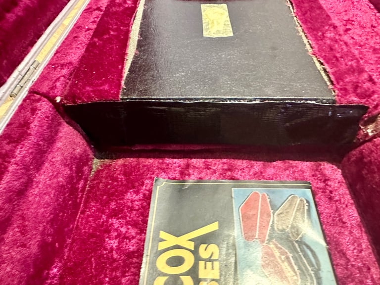 Hiscox Liteflite Hard Shell Electric Guitar Case – Fits Stratocaster, Telecaster & Single Cutaway 