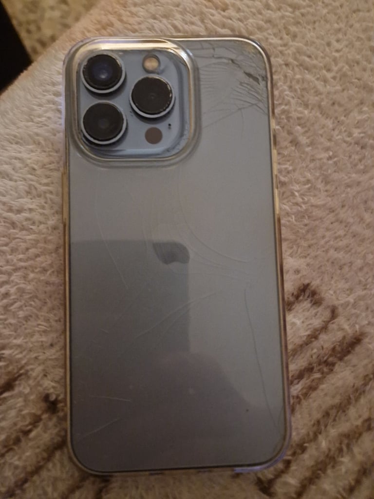 Iphone 13 pro 128gb unlocked signed out of icloud cracked back unable to Activate £90