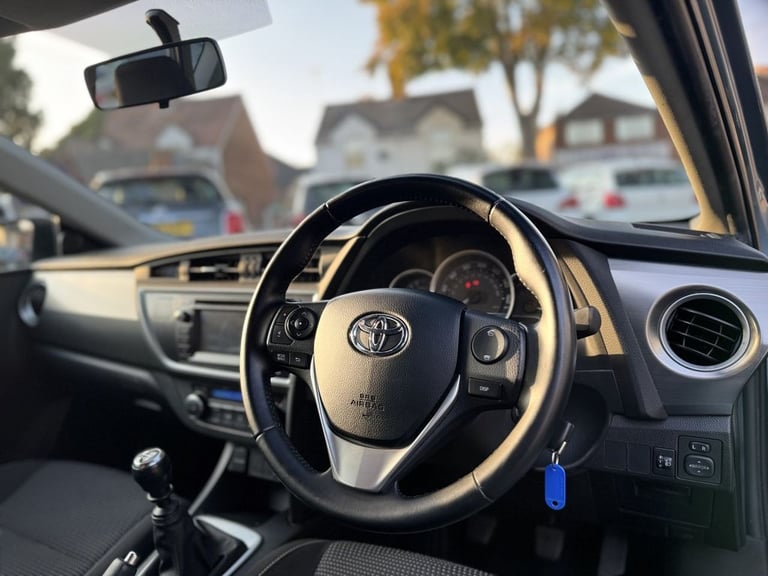2014 Toyota Auris 1.6 V-Matic Icon Hatchback 5dr Petrol Manual Euro 5 (132 ps) Hatchback Petrol M...