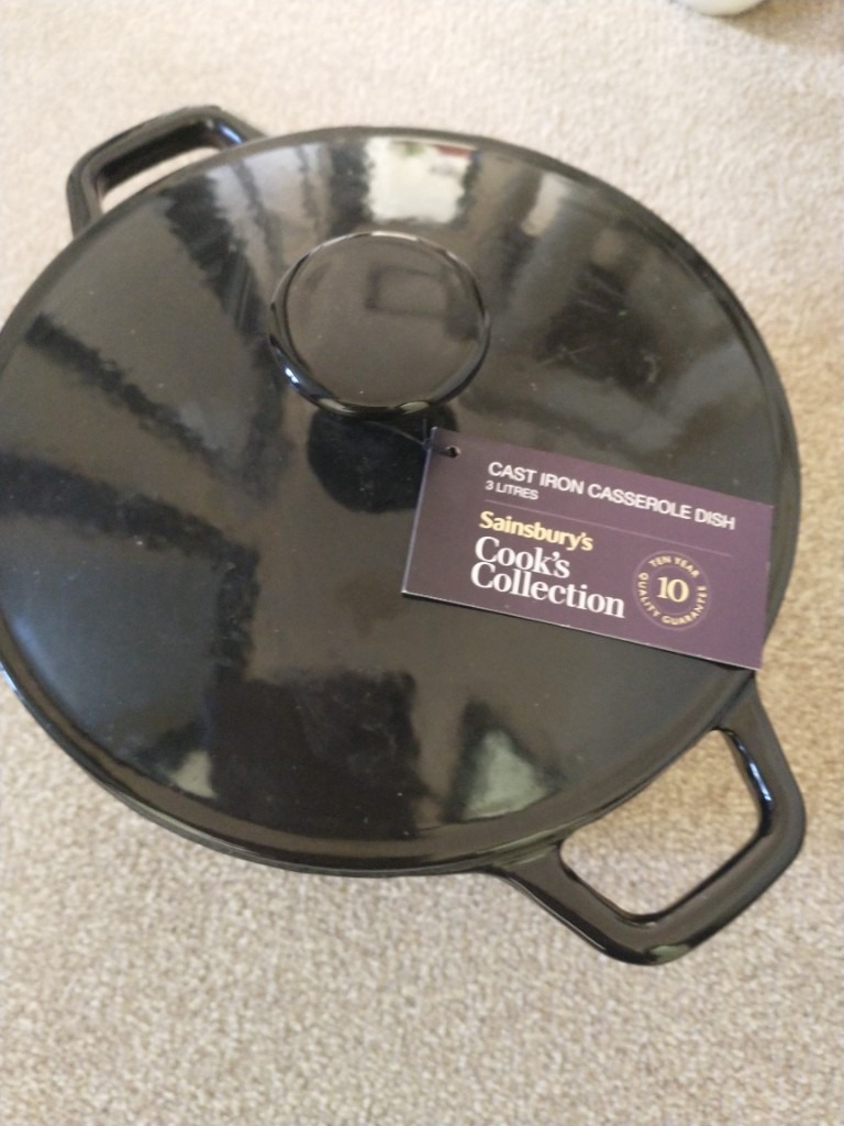 Bargain new with labels 3 litre Cast Iron casserole dish