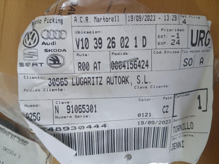 Volskwagen Waterpump 070121011D for VW Touareg, T5 transporter or Multivan 2.5 tdi