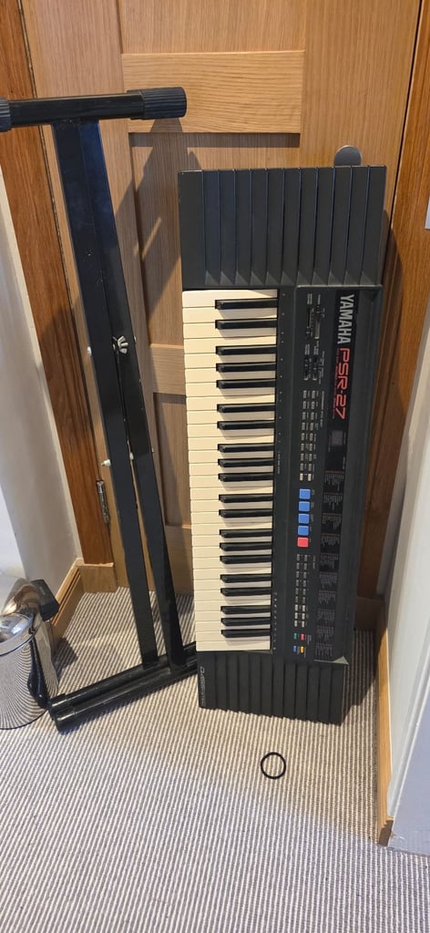 Yamaha PSR-27 Electronic Keyboard
