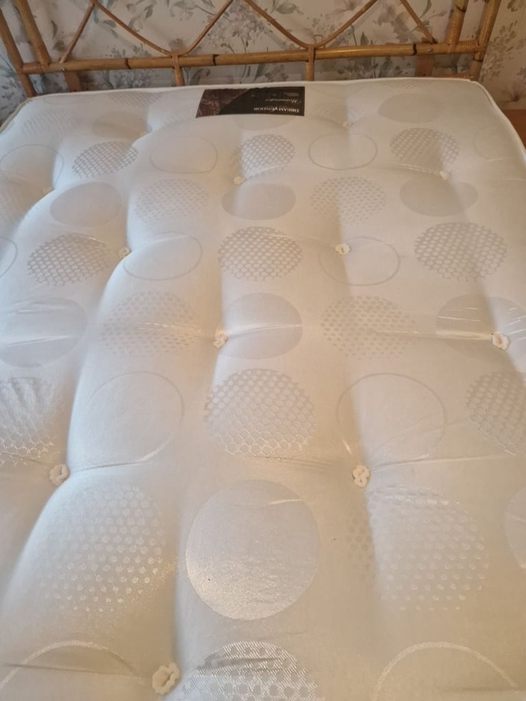 Doubledivan bed complete