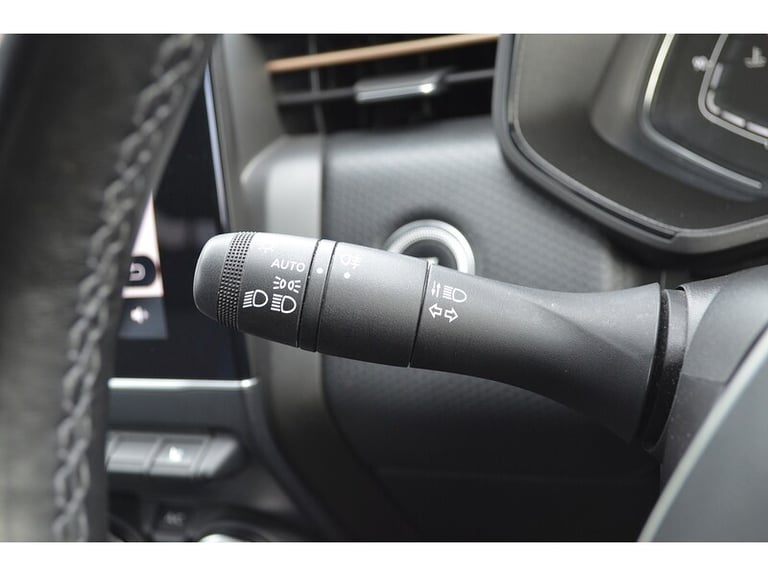 2021 Renault Clio TCe Lutecia Hatchback Petrol Manual