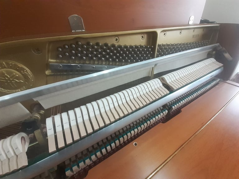 Yamaha c1996 upright Piano Satin Walnut *adjustable stool + 1st tuning* 3 pedals